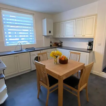 Poet's Corner - Flat Close To Centre Of Apartment